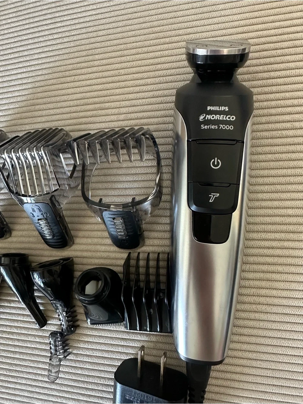 Philips Norelco Multigroom Series 7000 trimmer/clippers